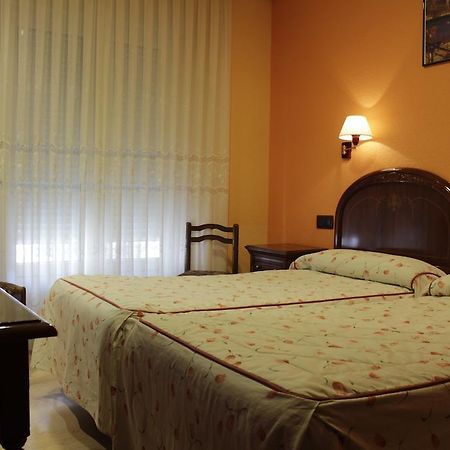 Hostal Ana Belen Мадрид Екстер'єр фото