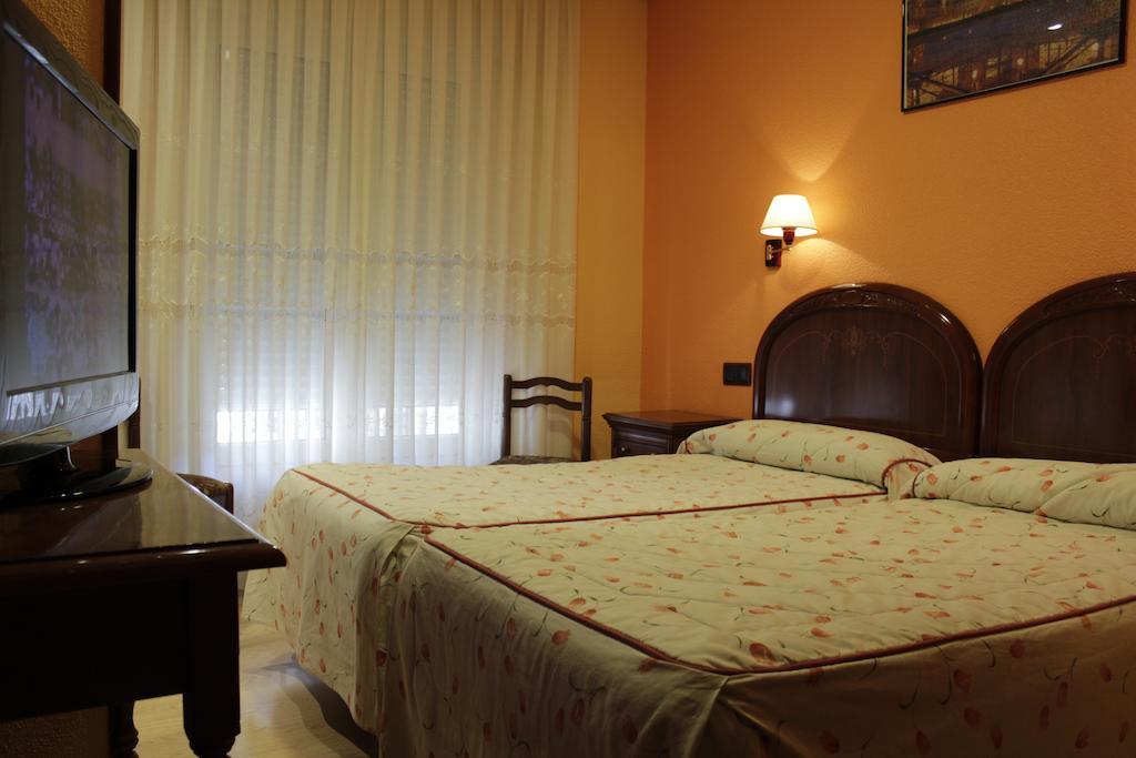 Hostal Ana Belen Мадрид Екстер'єр фото