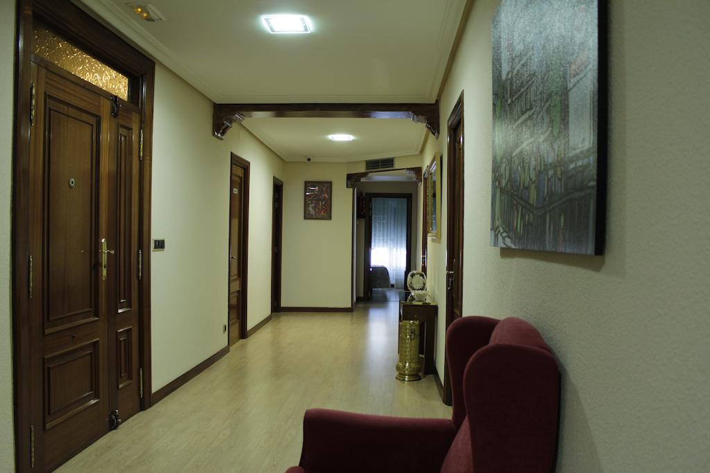 Hostal Ana Belen Мадрид Екстер'єр фото