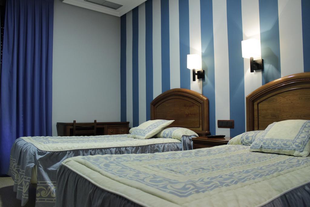 Hostal Ana Belen Мадрид Екстер'єр фото